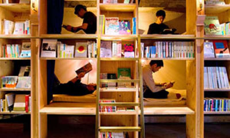 Shabby Haiku Fatal INEDIT: Amatorii de călătorii și lectură pot dormi și citi într-o bibliotecă  din Tokyo - Stiri Maramures