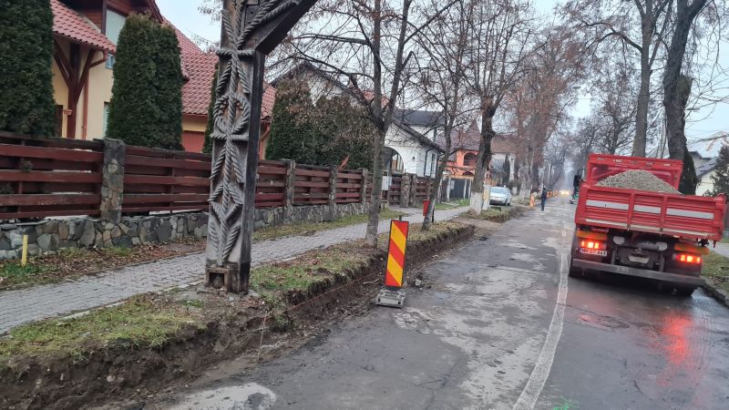 FOTO - Au început lucrările de reabilitare ale străzii Mihai Eminescu din Sighet