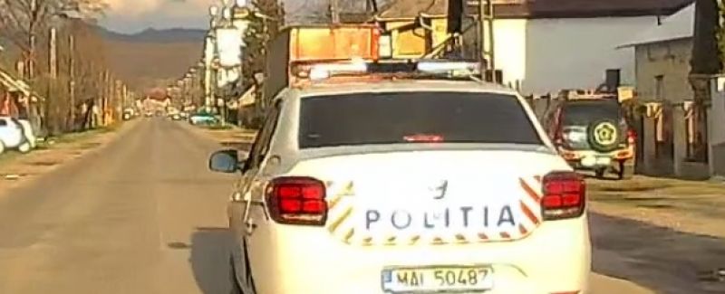 ACTUALIZARE: VIDEO: SIGHET - Autospecială de poliție încalecă limitatoarele de viteză la trecerea pentru pietoni și apoi mă șicanează în trafic